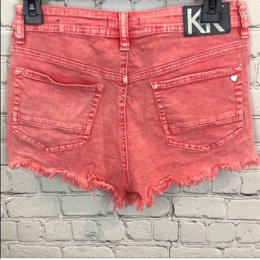 KENDELL & KYLIE / pink high rise spike shorts - Picture 6 of 8